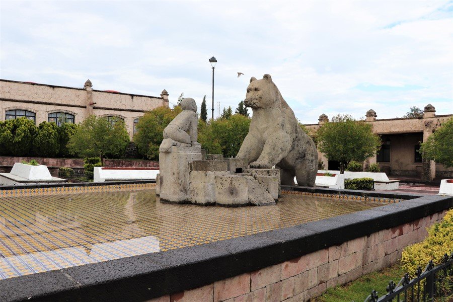 plaza el oso y el niño en aculco edo mex